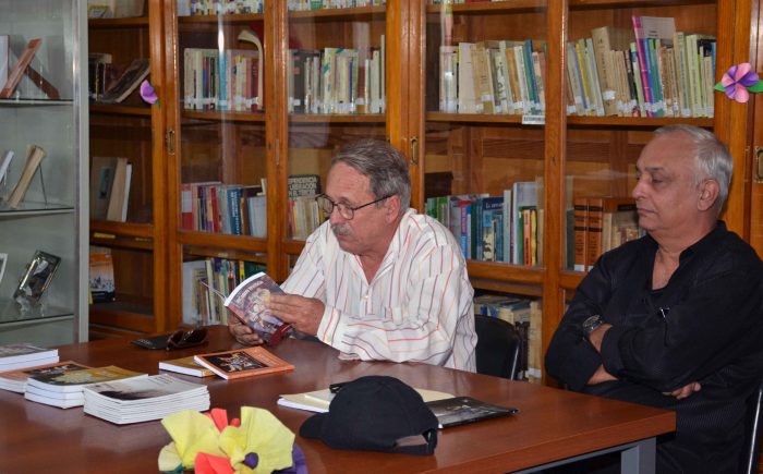 Biblioteca Almafuerte û Encuentro con los poetas cubanos Alberto Marrero y Ricardo River_n (1)