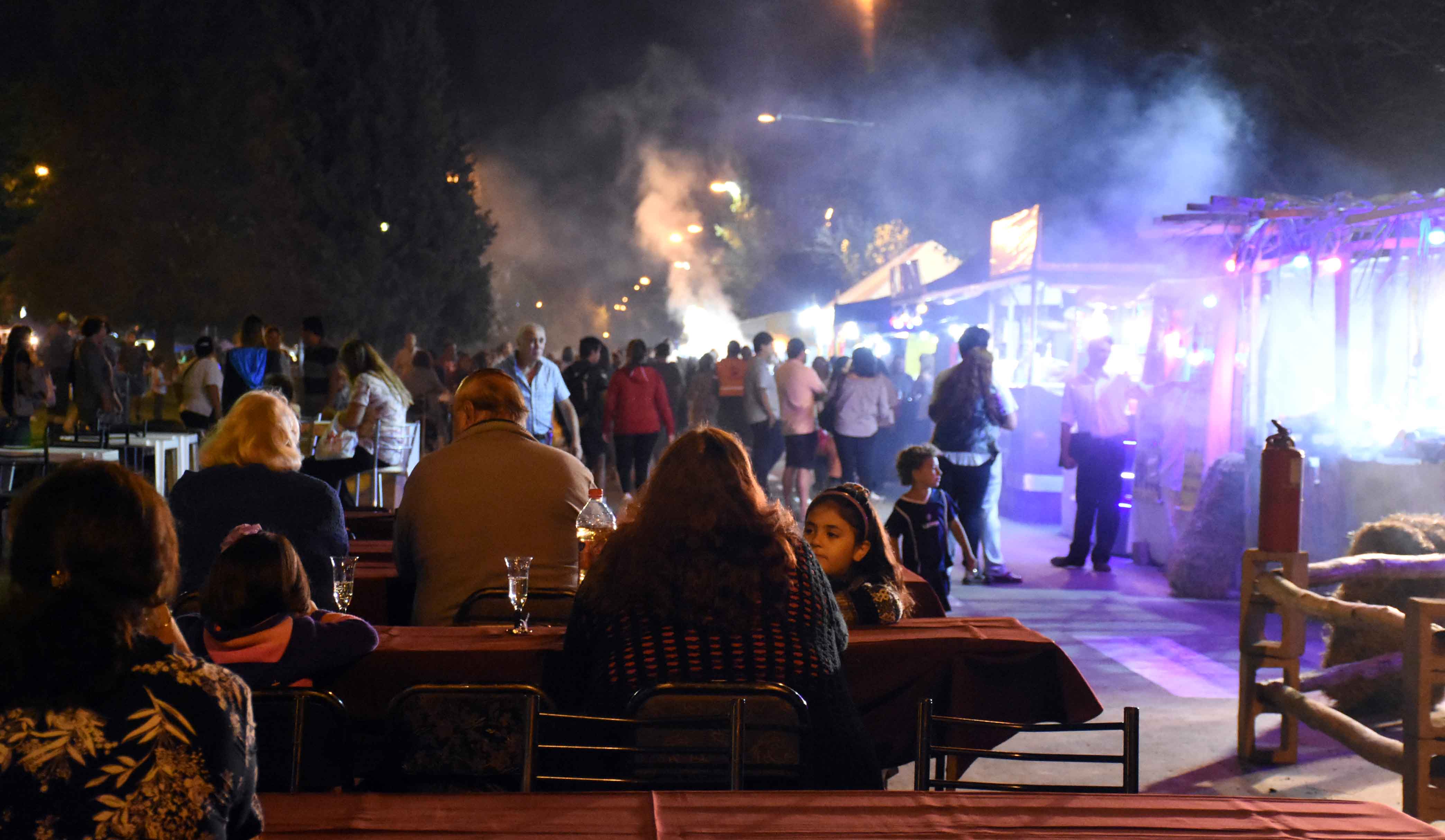 Paseo de las burbujas y sabores del mundo 2018 2da noche (12)