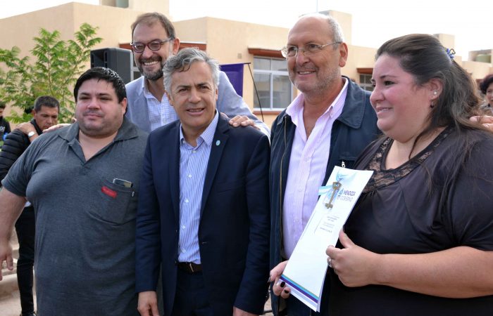 Entrega de viviendas Barrio Puertas Abiertas (27)