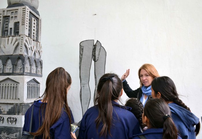 Salas de Arte Libertad visita de la Escuela Silvano Rodriguez (La Primavera) muestra OTO_O (6)