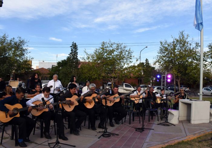 Plaza Barrio Urquiza - Homenaje a Santiago Bertiz (18)