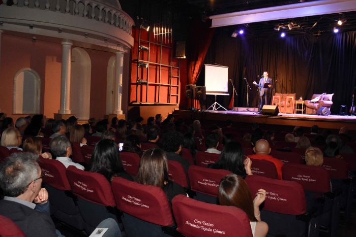 Presentación del libro Desencuentros - Santiago Navarro (2)