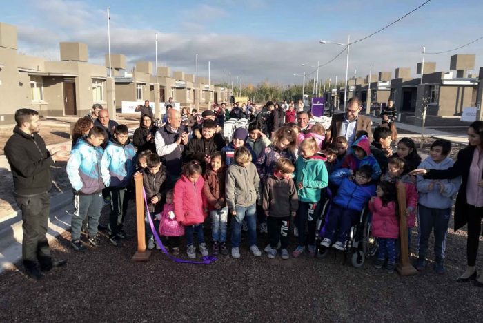 Entrega de Barrio MADRES UNIDAS (1)