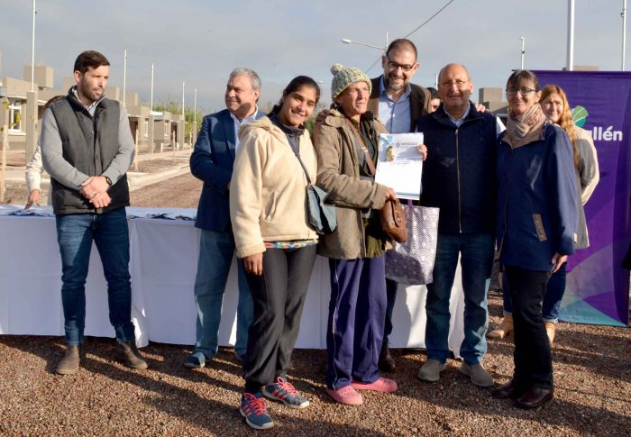 Entrega de Barrio MADRES UNIDAS (37)