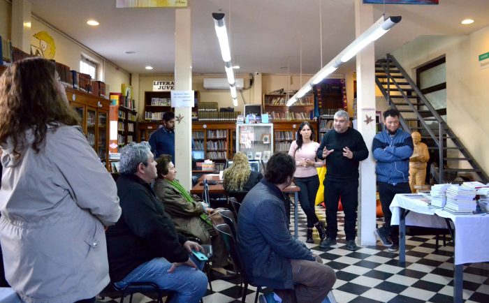 Biblioteca Almafuerte Entrega de libros -Ediciones culturales - D_a del escritor (10)