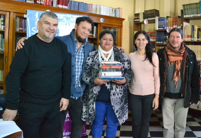Biblioteca Almafuerte Entrega de libros -Ediciones culturales - D_a del escritor (15)
