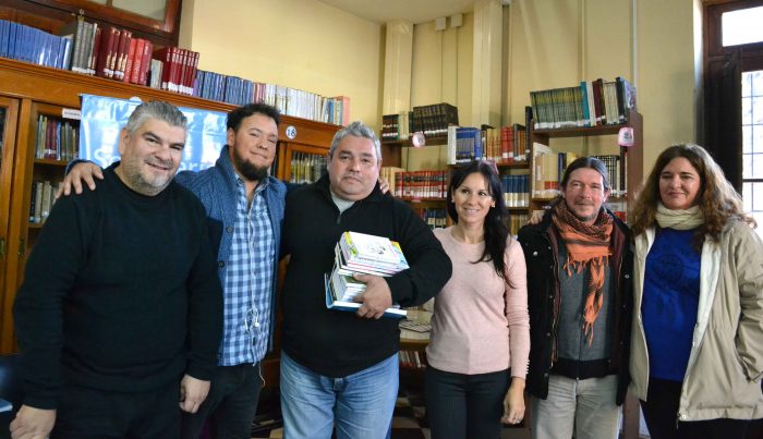 Biblioteca Almafuerte Entrega de libros -Ediciones culturales - D_a del escritor (16)