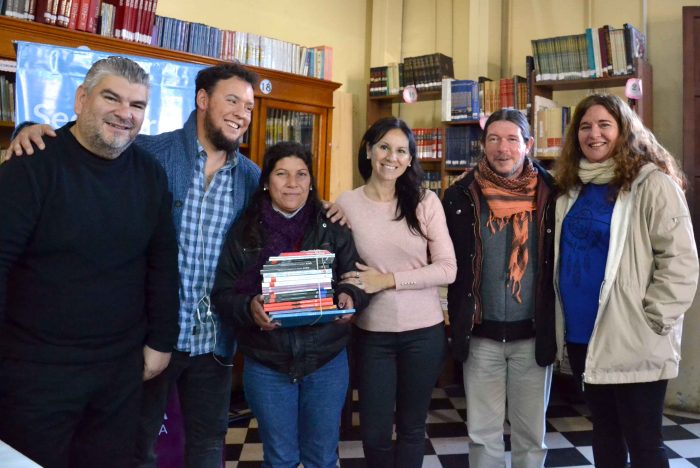 Biblioteca Almafuerte Entrega de libros -Ediciones culturales - D_a del escritor (18)