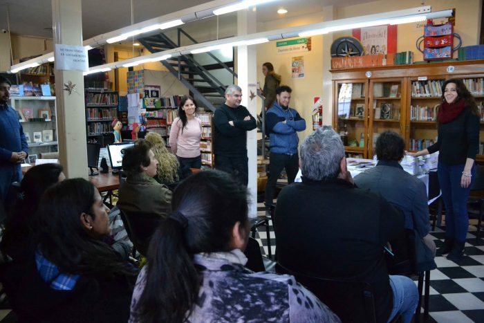Biblioteca Almafuerte Entrega de libros -Ediciones culturales - D_a del escritor (4)