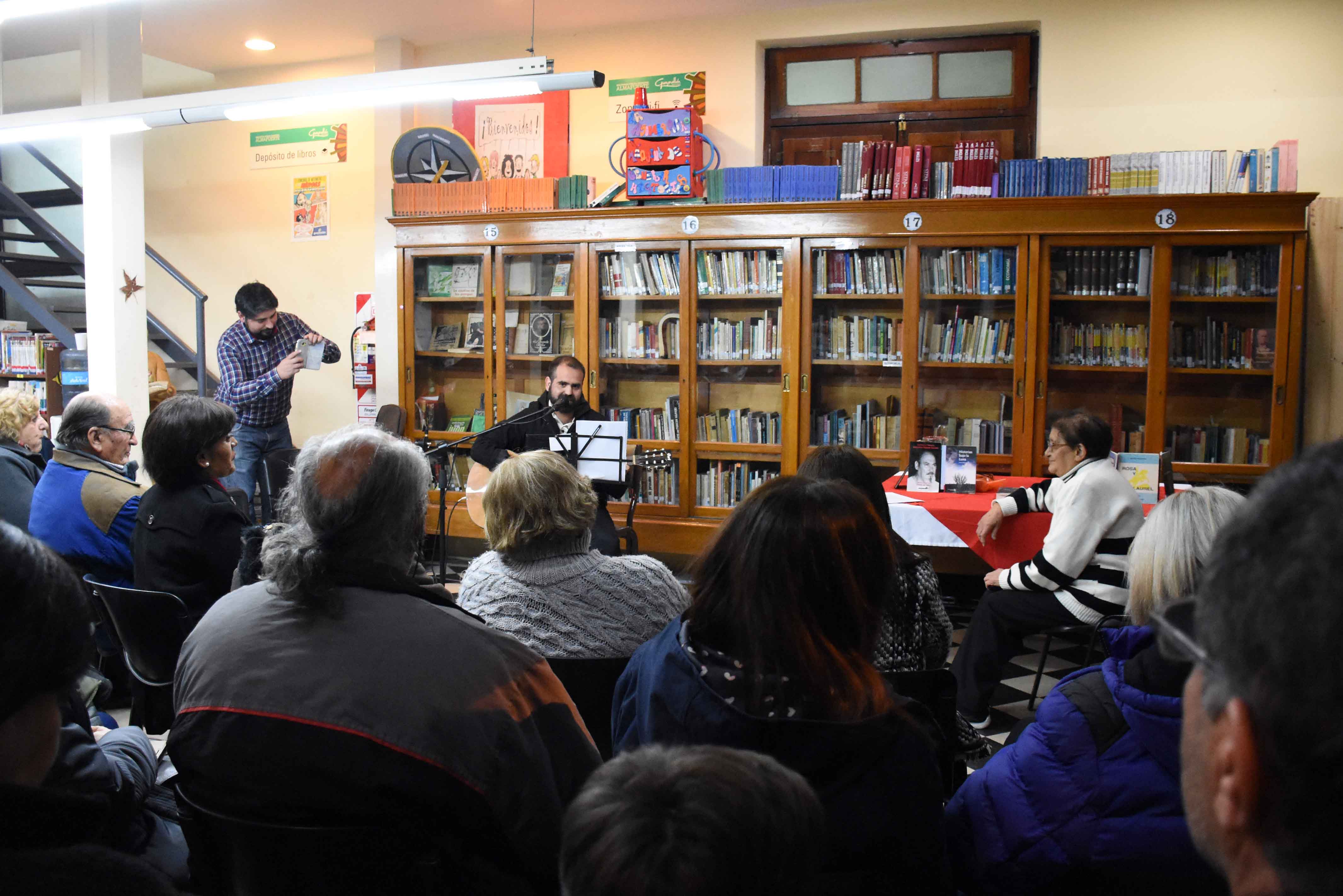 Reconocimiento a Rosa Pereyra -Sala de lectura Rosa Pereyra- Biblioteca Almafuerte (15)