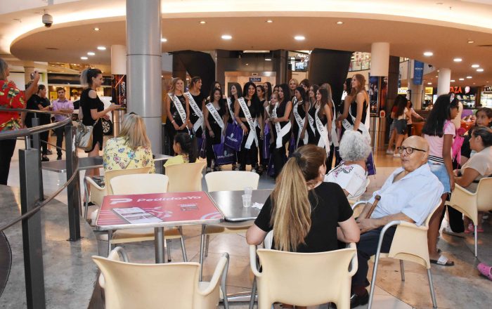 Reinas distritales en Mendoza Plaza Shopping (23)