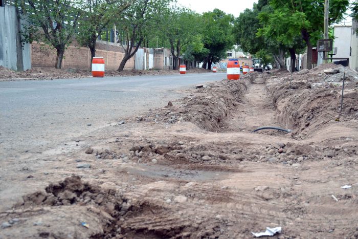 Obra de drenaje - calle Magallanes (2)