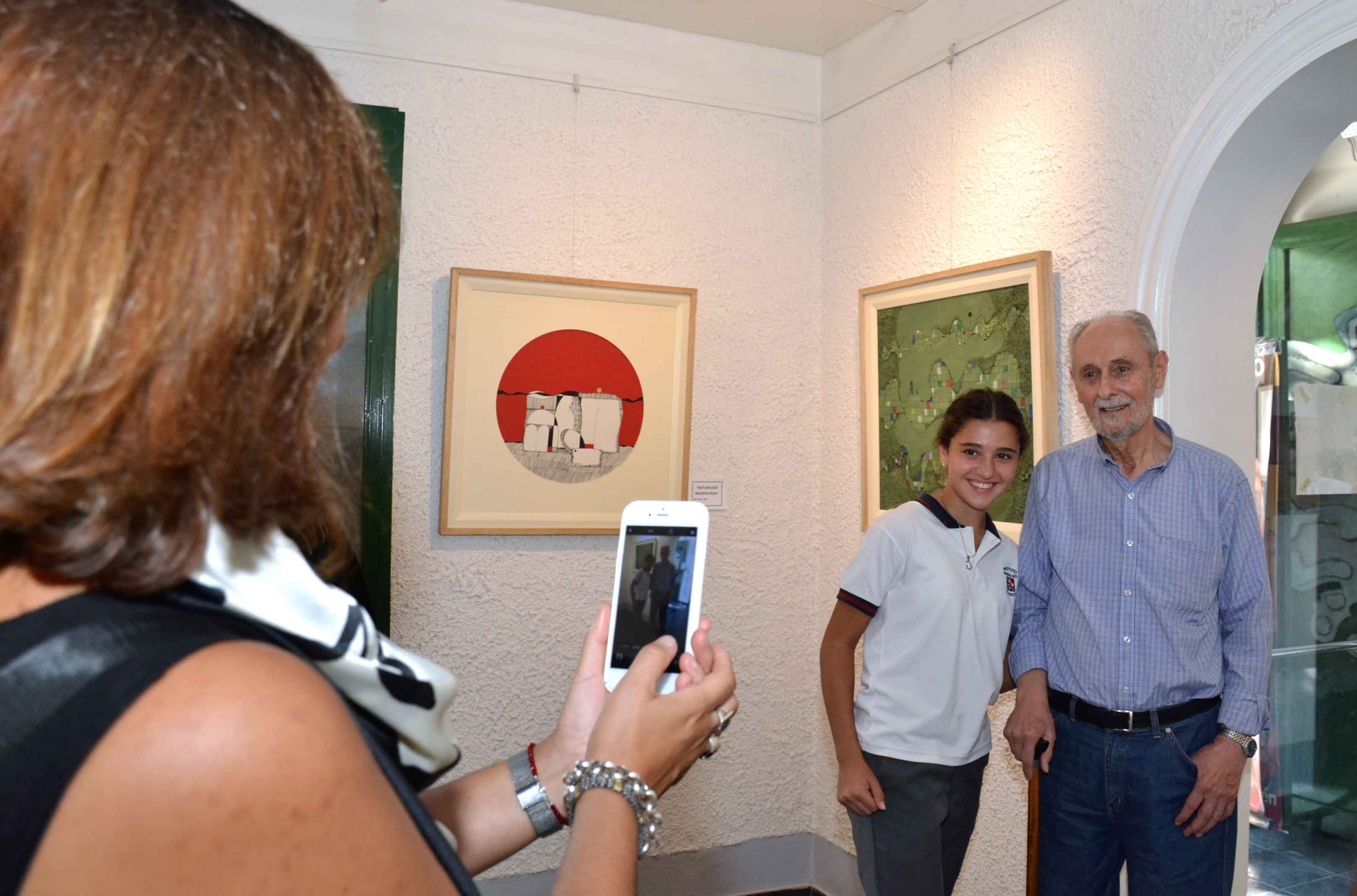 Alumnos de Murialdo visitan muestra del artista Carlos Ercoli 9