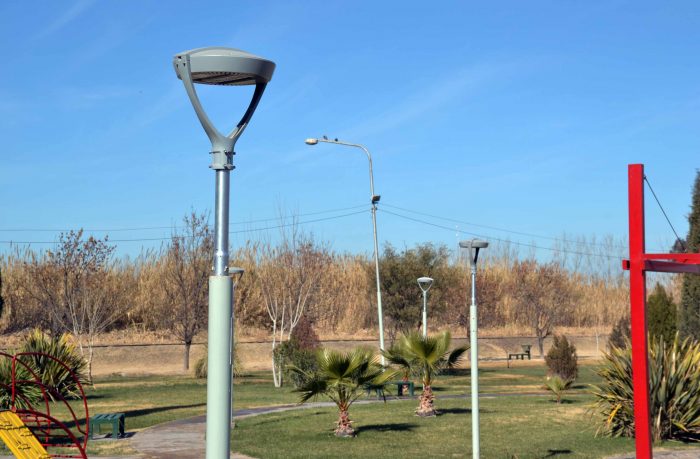 Luminarias LED - Plaza del barrio Jardín El Sauce (10)