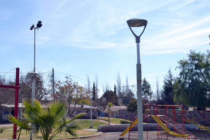 Luminarias LED - Plaza del barrio Jardín El Sauce (7)
