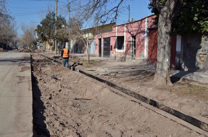 Obra de drenajes - calle Roca (1)