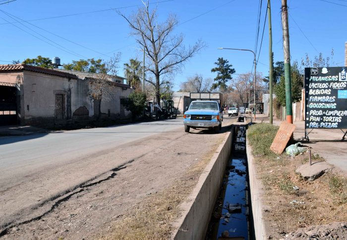 Obra de drenajes - calle Roca (10)