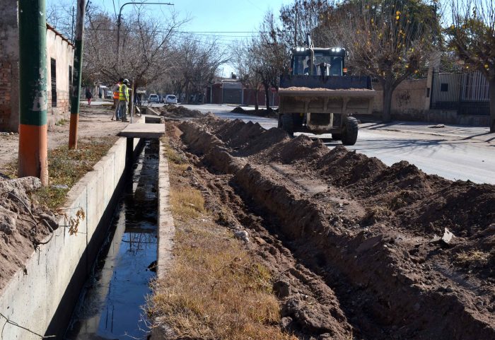 Obra de drenajes - calle Roca (11)