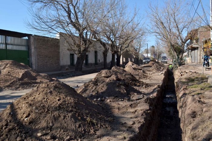 Obra de drenajes - calle Roca (2)