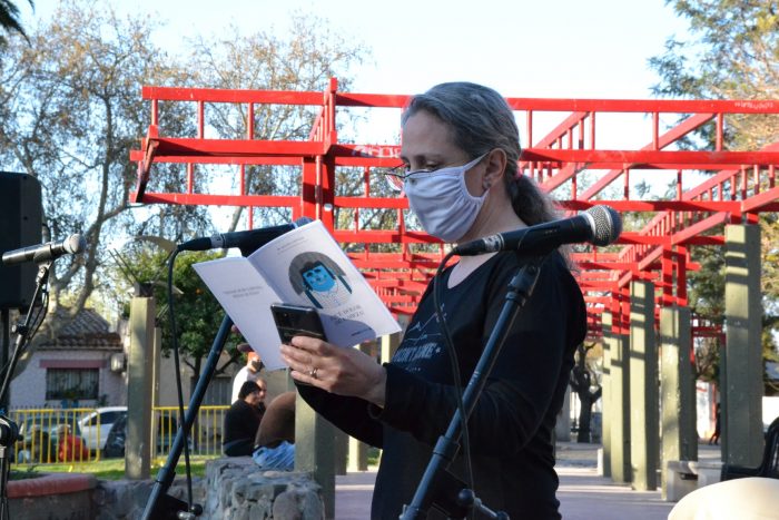 (14) muestra de libros- aniversario biblioteca Almafuerte