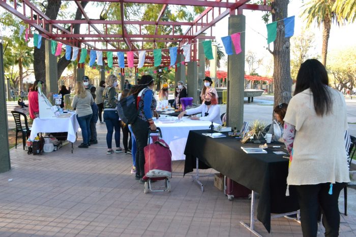 muestra de libros- aniversario biblioteca Almafuerte (19)