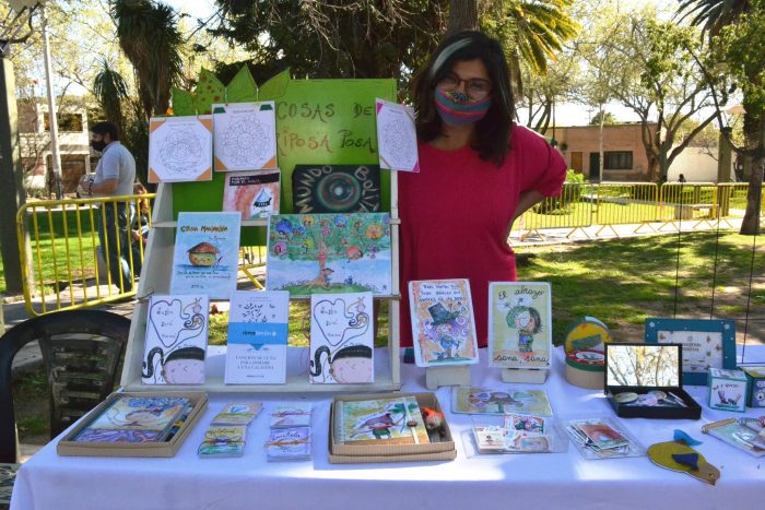 muestra de libros- aniversario biblioteca Almafuerte (4)