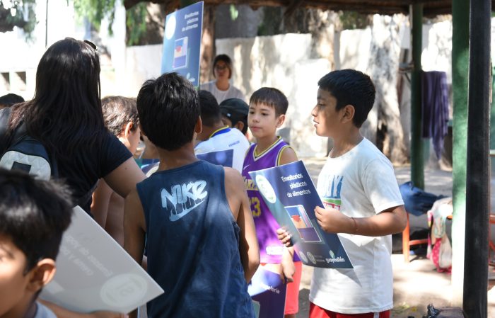 Concientización ambiental en escuelas de verano (9)