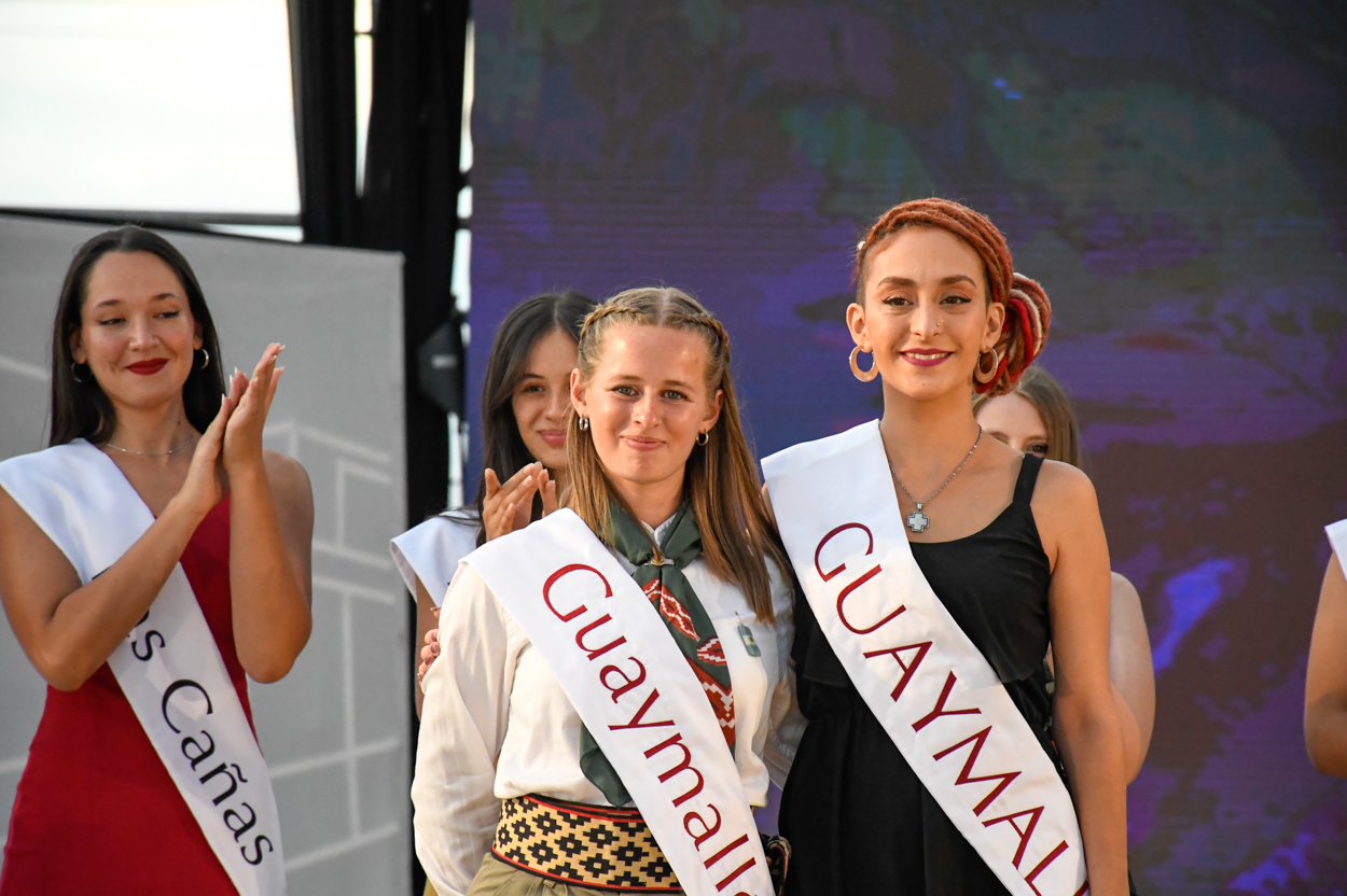 Natalia Mercery, representante de Guaymallén, junto a Martina Gil, quien resultó electa en segundo lugar