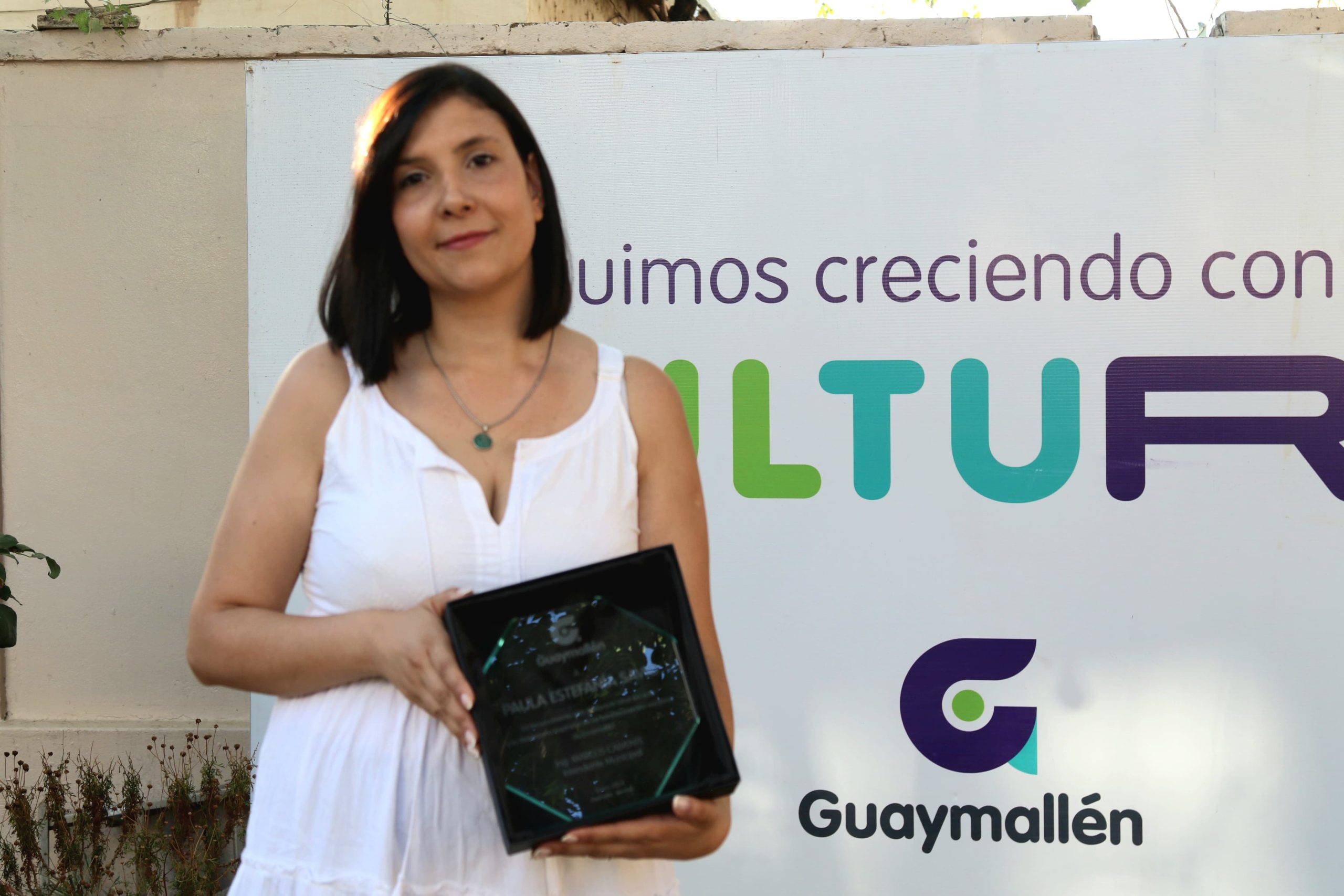 El Municipio le entregó una distinción especial “a Paula Estefanía Savio, en reconocimiento a su destacada labor docente y a su desempeño inspirador en los establecimientos escolares de Guaymallén".