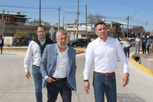 , Guaymallén, continua la renovación del carril Mathus Hoyos pero esta vez con recursos propios, en su plan integral “Avellaneda Tramo 5″, que abarca Avellaneda desde Canal Lagunita a Mathus Hoyos;