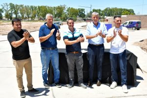 Lopresti, el titular de Vialidad Provincial Osvaldo Romagnoli, los representantes de la familia Verdaguer, y Calvente.