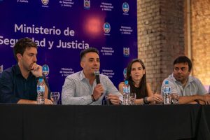 Calvente durante la presentación de Espacios más Seguros (3)