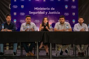 Calvente durante la presentación de Espacios más Seguros (7)