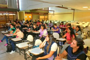 “Acompañar en la crianza: herramientas para el cuidado y la enseñanza en jardines maternales”.