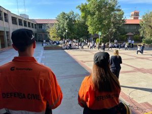 Presencia activa de Defensa Civil en el simulacro escolar (2)