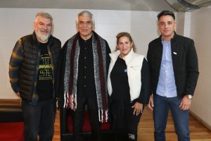 Peteco Carabajal con la Orquesta de Guitarras Tito Francia (18)