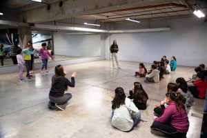 2025-07-16 Peques en Vacaciones Taller de Estatias Vivientes-1 (1)