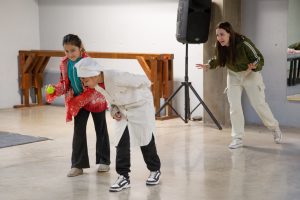 2025-07-16 Peques en Vacaciones Taller de Estatias Vivientes-1 (11)