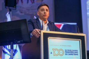 Calvente en el Congreso de Carreteras más importante del continente el proyecto de la Ruta 7 (7)