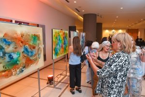 Muestra Dos en Una- Hilton (2)