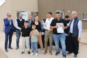 Entrega de viviendas, barrio El Prado (9)