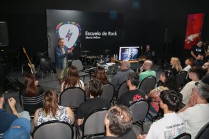 Leo Sujatovich en la Escuela de Rock (10)
