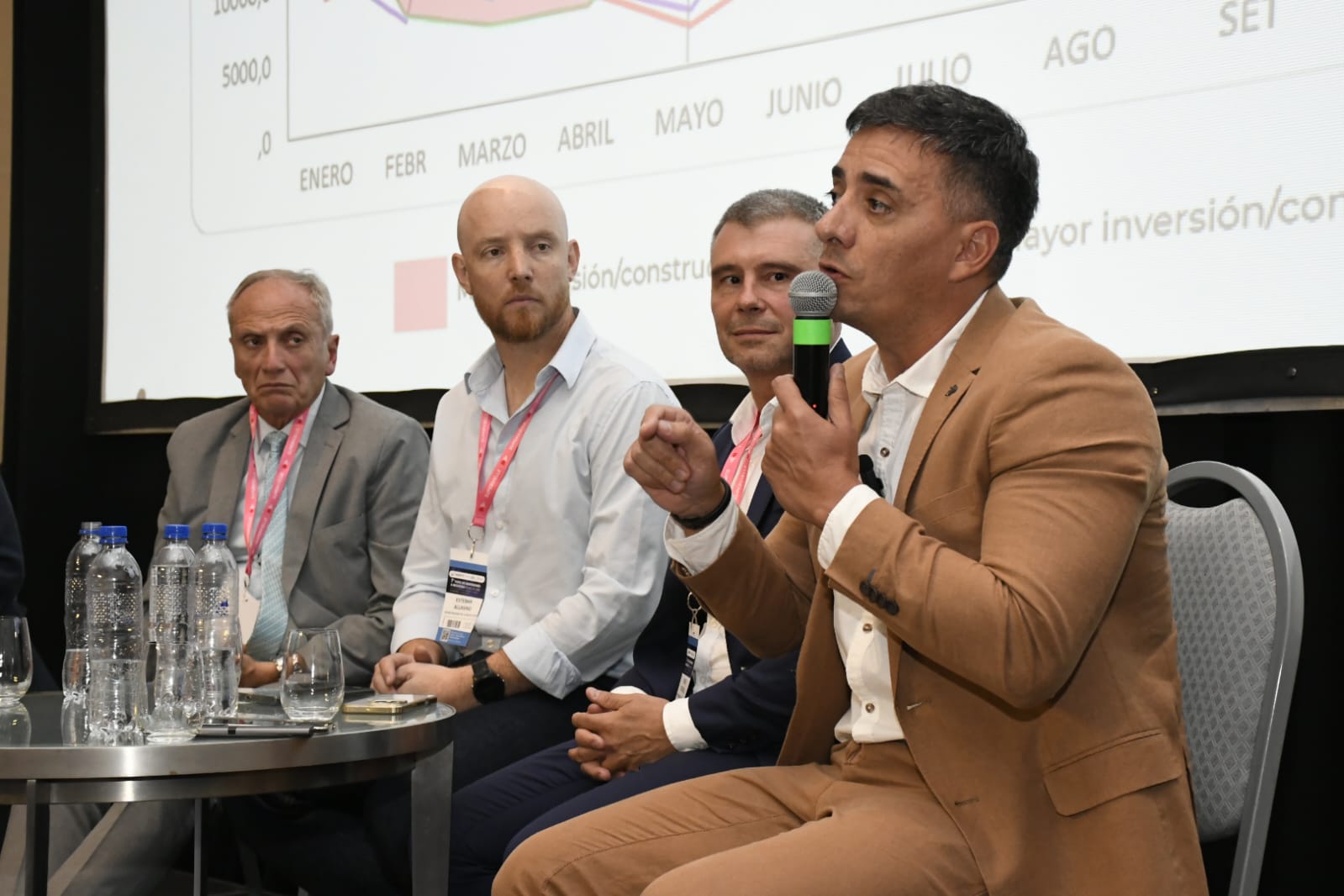 El intendente Marcos Calvente participó de un panel municipal, en el Foro de Inversiones y Negocios 2026