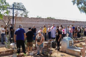 Vía Crucis en el Cementerio (1)