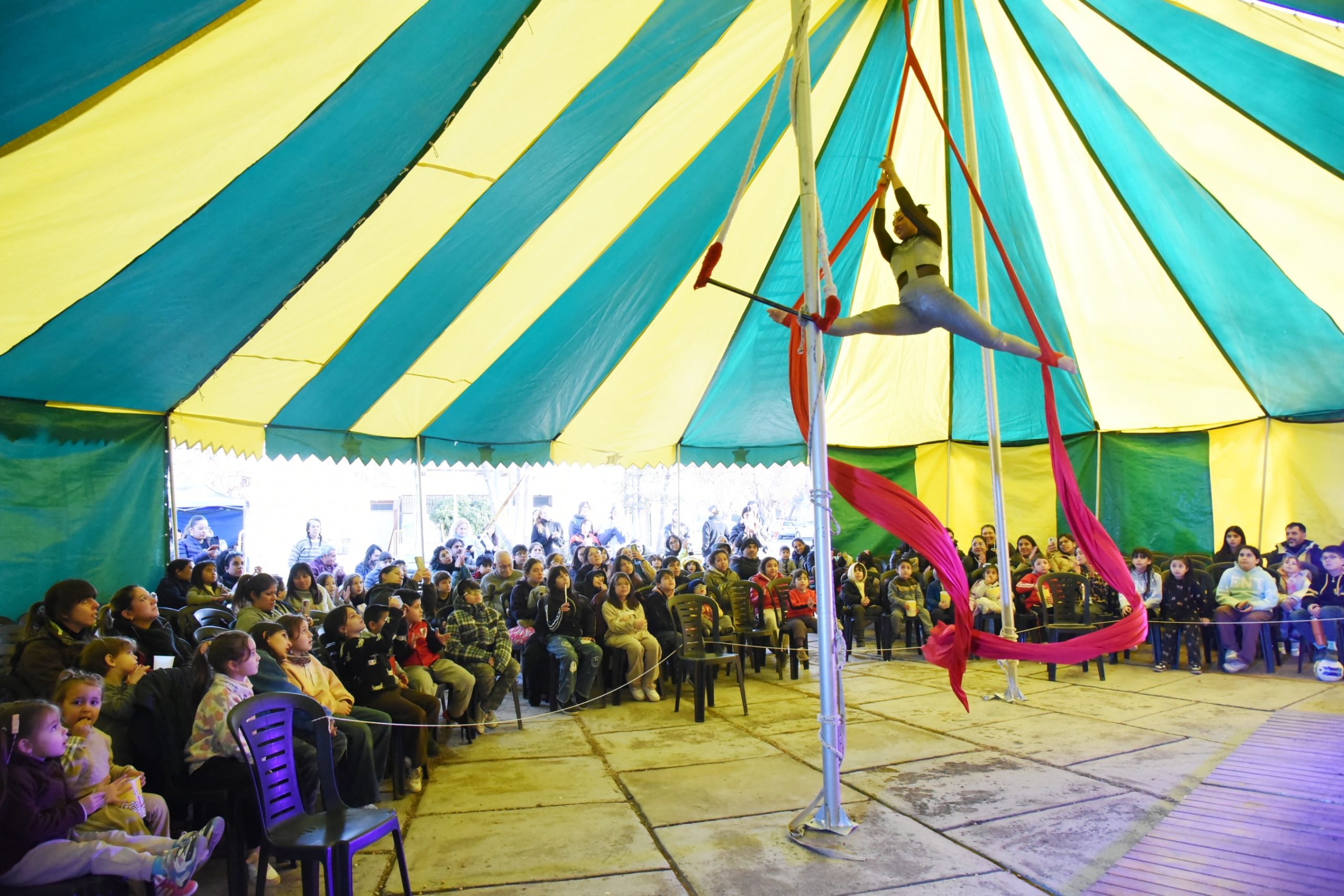 "Una aventura intergaláctica", Circo Nebular