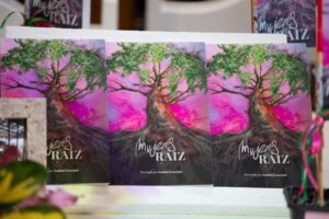 Presentación del libro Mujeres Raíz (2)